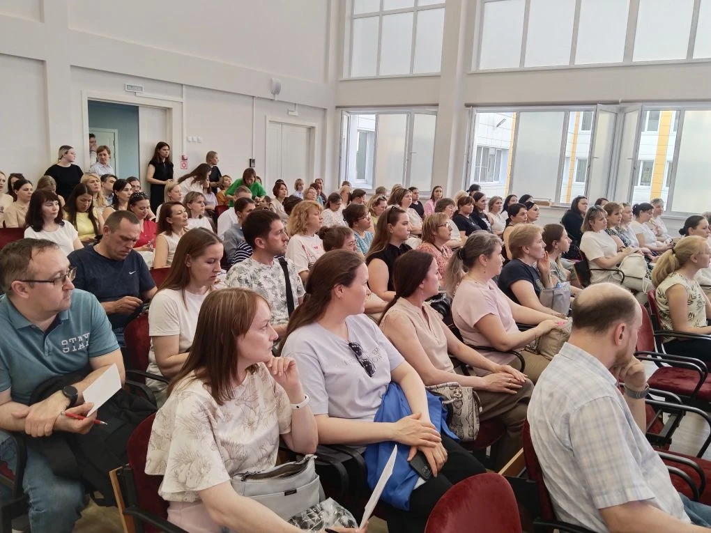📢 Безопасность детей — наша общая забота!    20 мая в лицее состоялись собрания для родителей обучаю