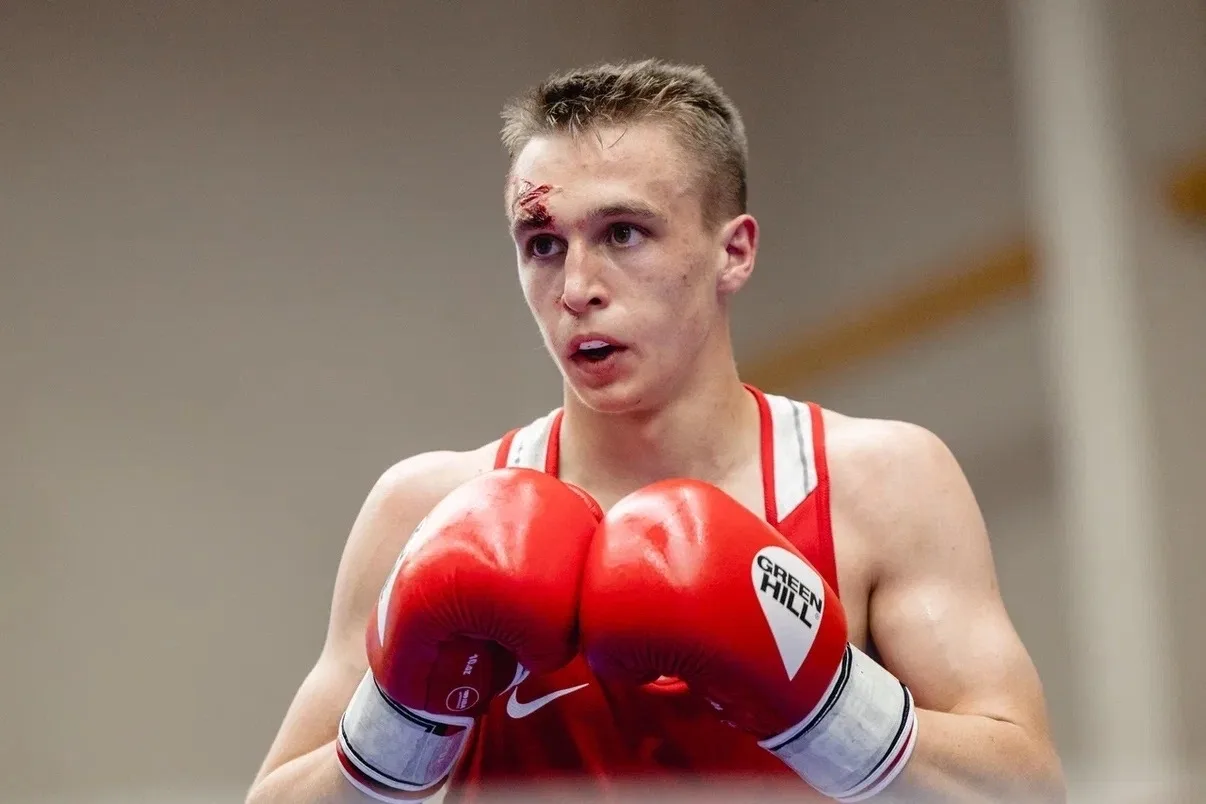 🥊 Миасс на вершине УрФО!

🥇Владислав Петров порвал ринг и забрал золото Чемпионата Уральского феде