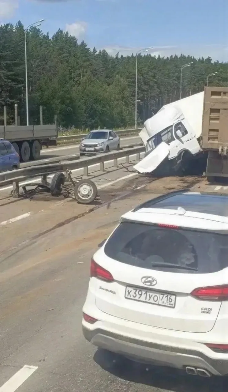 😱После моста в сторону Елабуги дтп. Пробка