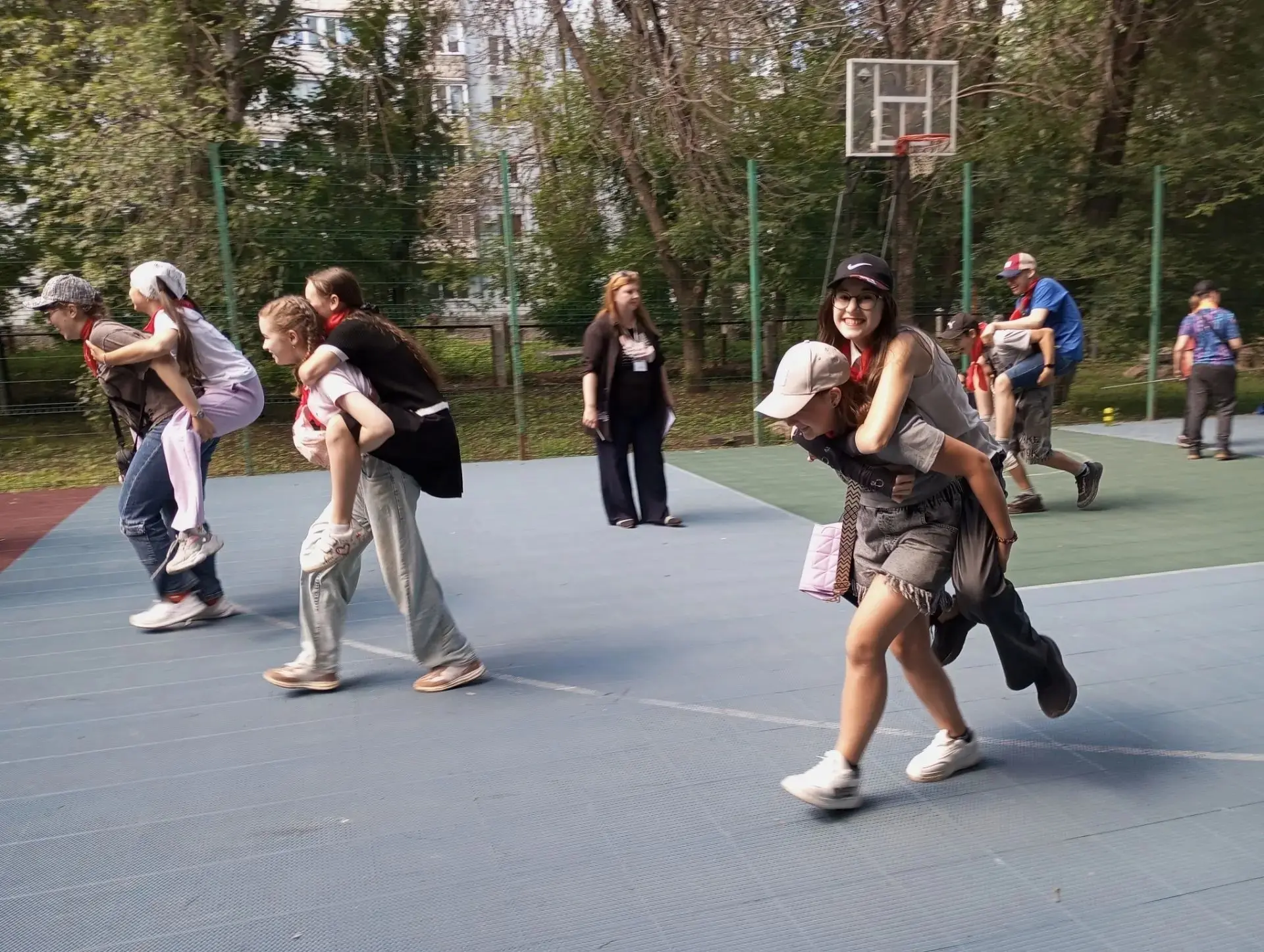 В «Искорках» прошёл день приключений и талантов! 🏕️🎤
24 июня наши ребята стали настоящими туристам
