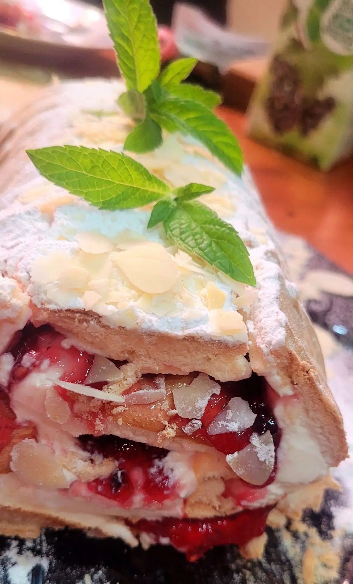 Немножко вкусняшек на ночь.