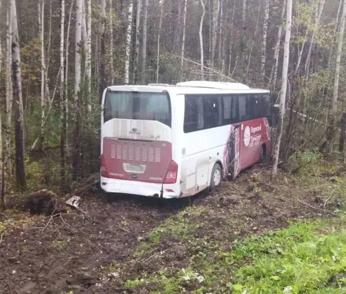 ⚡️ Один человек погиб и 20 пострадали в ДТП с автобусом и легковушкой в Пермском крае.