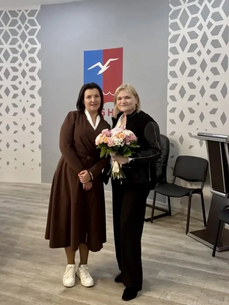 💐Поздравила с Днём рождения Татьяну Волозневу, заведующую Лобненской подстанцией скоро...