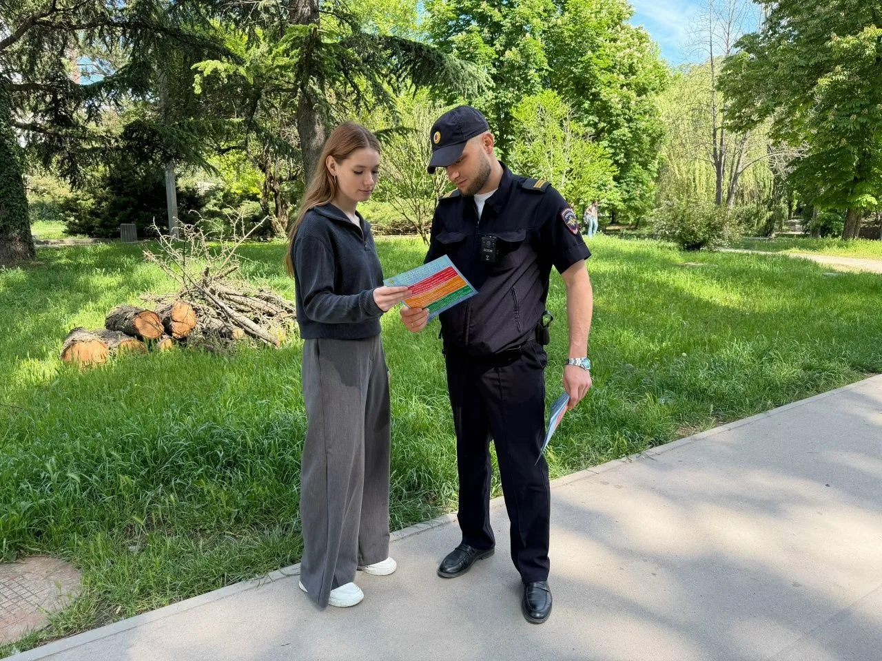 ✅В Симферопольском районе полиция напомнила гражданам, как защититься от мошенников

👮‍♂️В рамках а