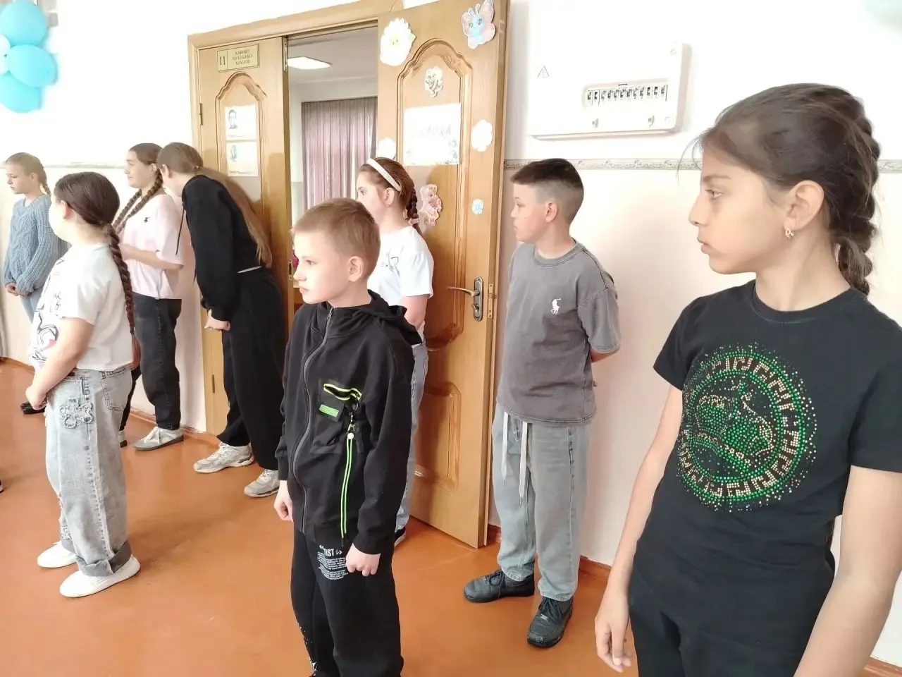 В соответствии с утвержденным планом МБОУ СОШ №18 им. Н. П.  в первый день лета начала ...