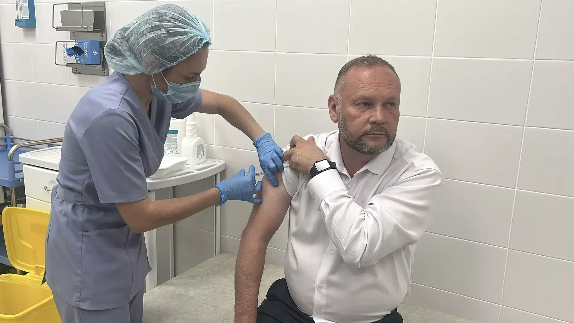 👍Врачи инфекционки привились от гриппа, чтобы не заразить пациентов и близких