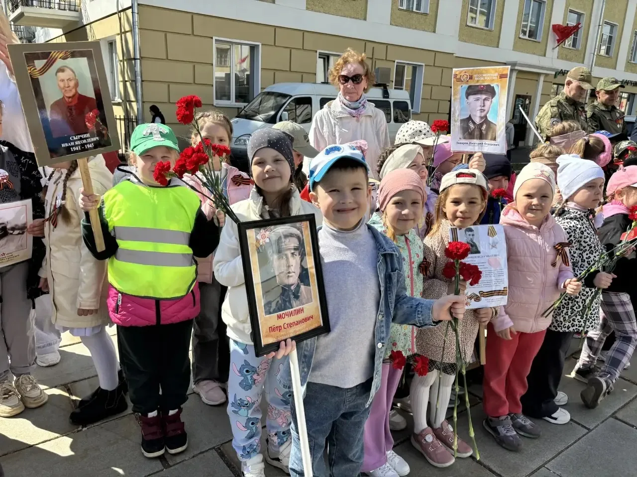 4 мая дети нашего детского сада приняли участие во флешмобе «Живет Победа в поколениях»...