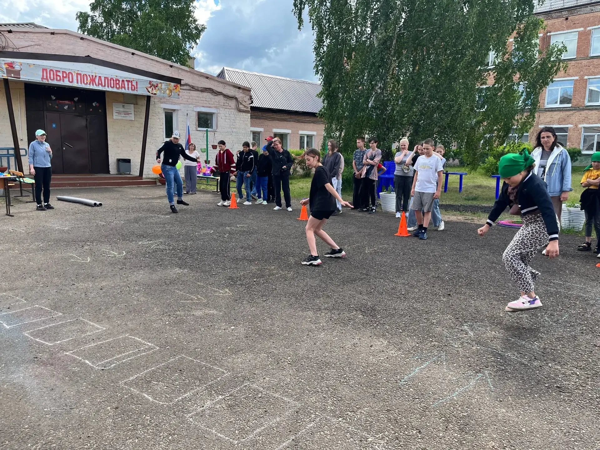 ☀️ Добрый день!
Сегодня в первой половине дня у нас прошли подвижные игры 🏃‍♂️⚽🤾‍♀️Спорт, смех и м