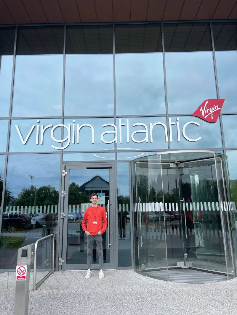 Авиатехник Virgin Atlantic погиб после фатального ТО Boeing 787-9.

23-летний инженер выполнял техоб