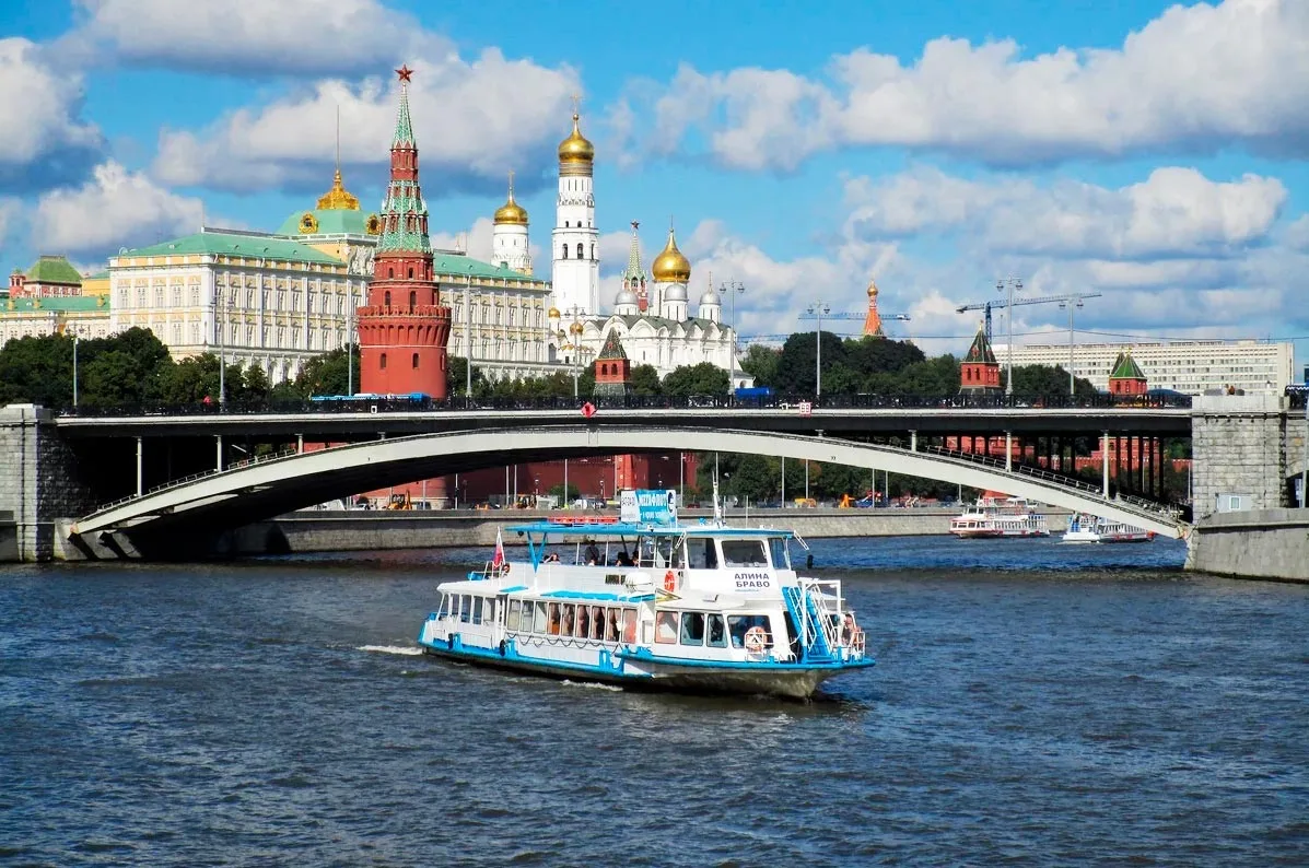 🛳️ На теплоходе по центру Москвы за 99 рублей