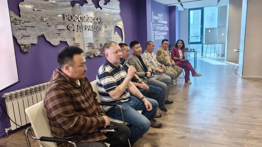 🔥Ветераны СВО из Якутии встретились со студентами🔥

В молодежном центре «Патриот» прошла акция «СВ