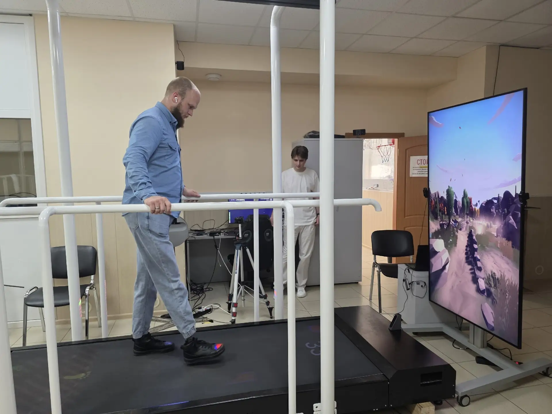 В лаборатории медицинских VR-тренажёров ТГТУ состоялась рабочая встреча с Павлом Пешковым — участник