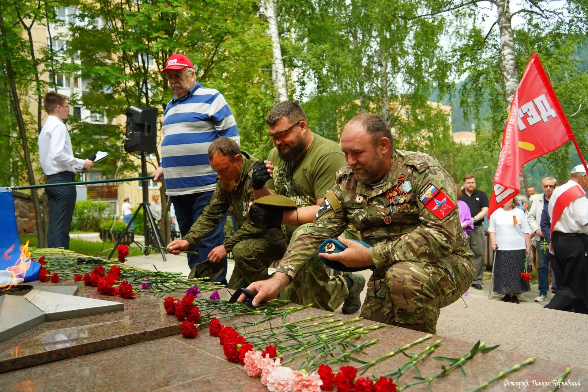🔥Мы помним
 В Дивногорске у памятника Победы  жители города вместе со всей страной сегодня вспомина