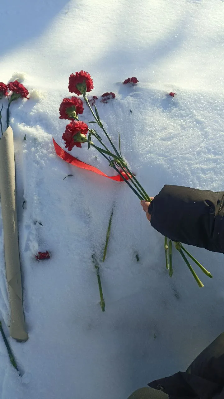 🇷🇺  16 февраля Активисты Движения Первых учащиеся 5В класса с Советником директора по...