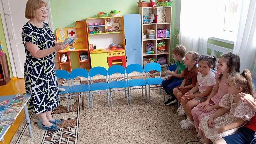 25 августа библиотекарь Цветочненской сельской библиотеки провела для воспитанников дет...