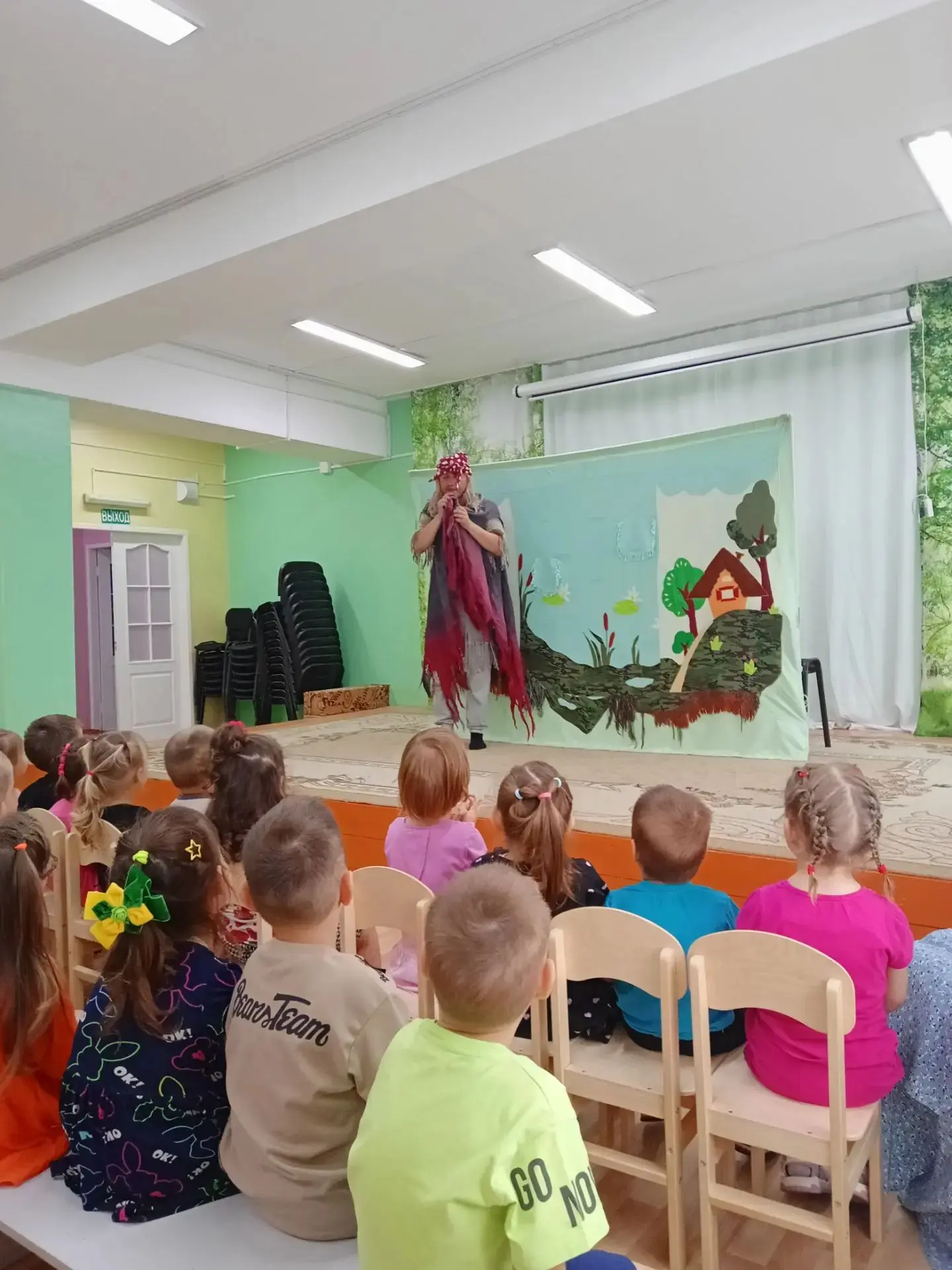 ✨ Волшебство доброты: иркутский театр в гостях у дошколят