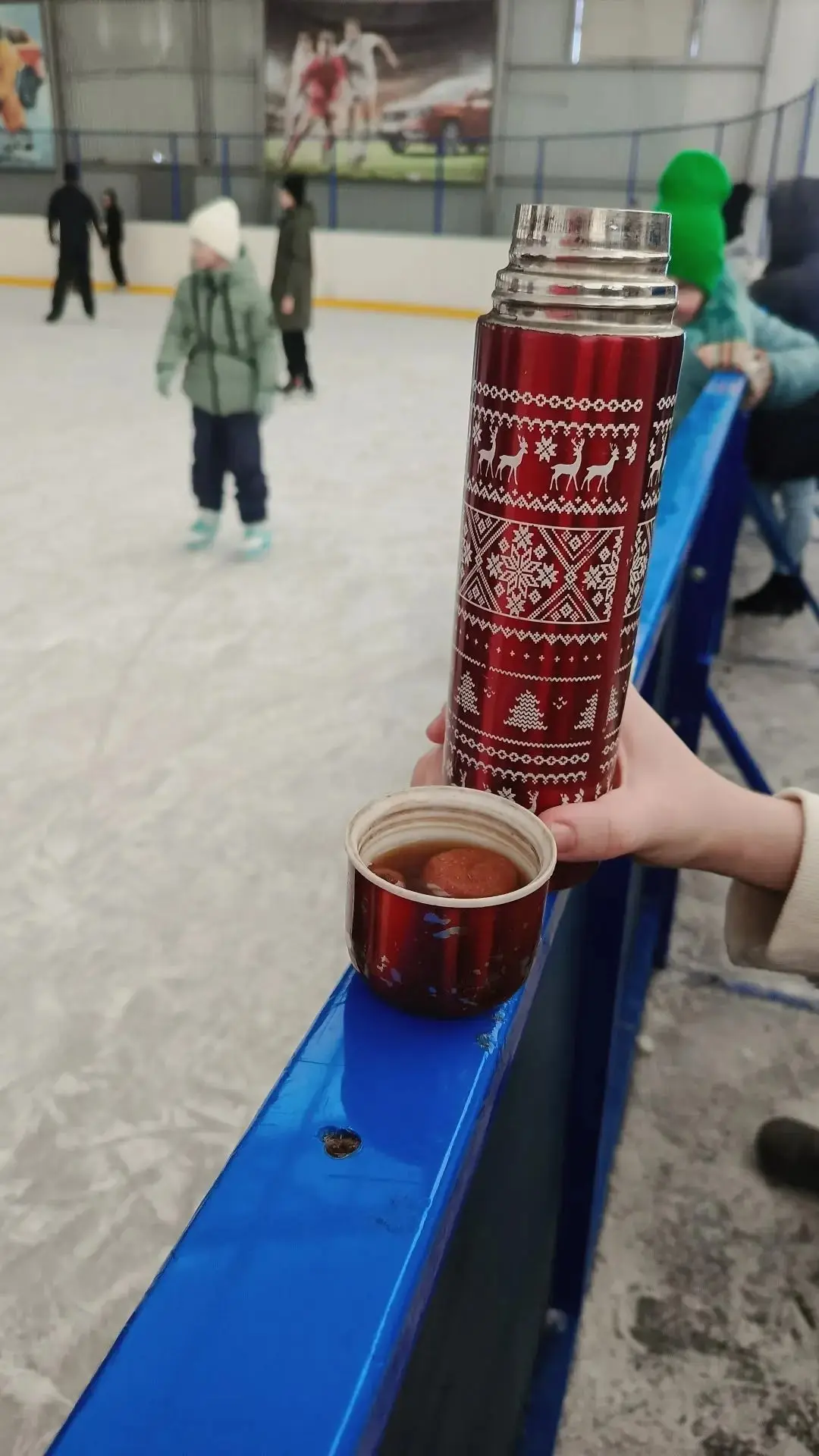 Все на каток!!! ⛸️⛸️  🌲 В дни новогодних каникул   хореографический коллектив "Веснушки" совместно с