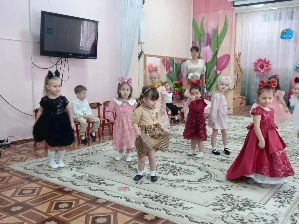 Праздничное мероприятие в  МБОУ "Школа современного образования" в дошкольных отделениях "Росинка" и