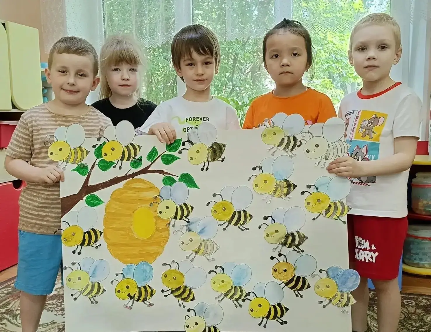 🐝 «Опасные насекомые: пчёлы» — учимся беречь природу и себя  На этой неделе наши дошколята знакомили