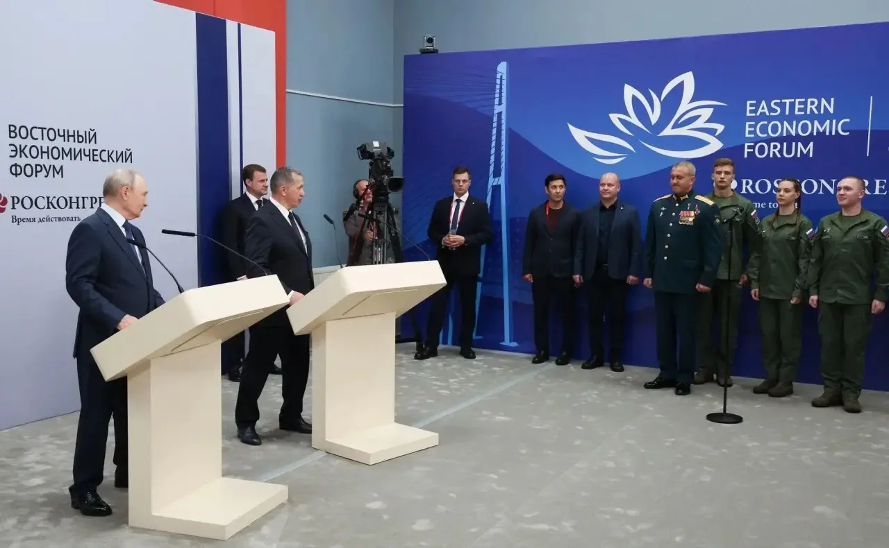 Президент России Владимир Владимирович Путин дал старт работе филиала Центра «ВОИН» в А...