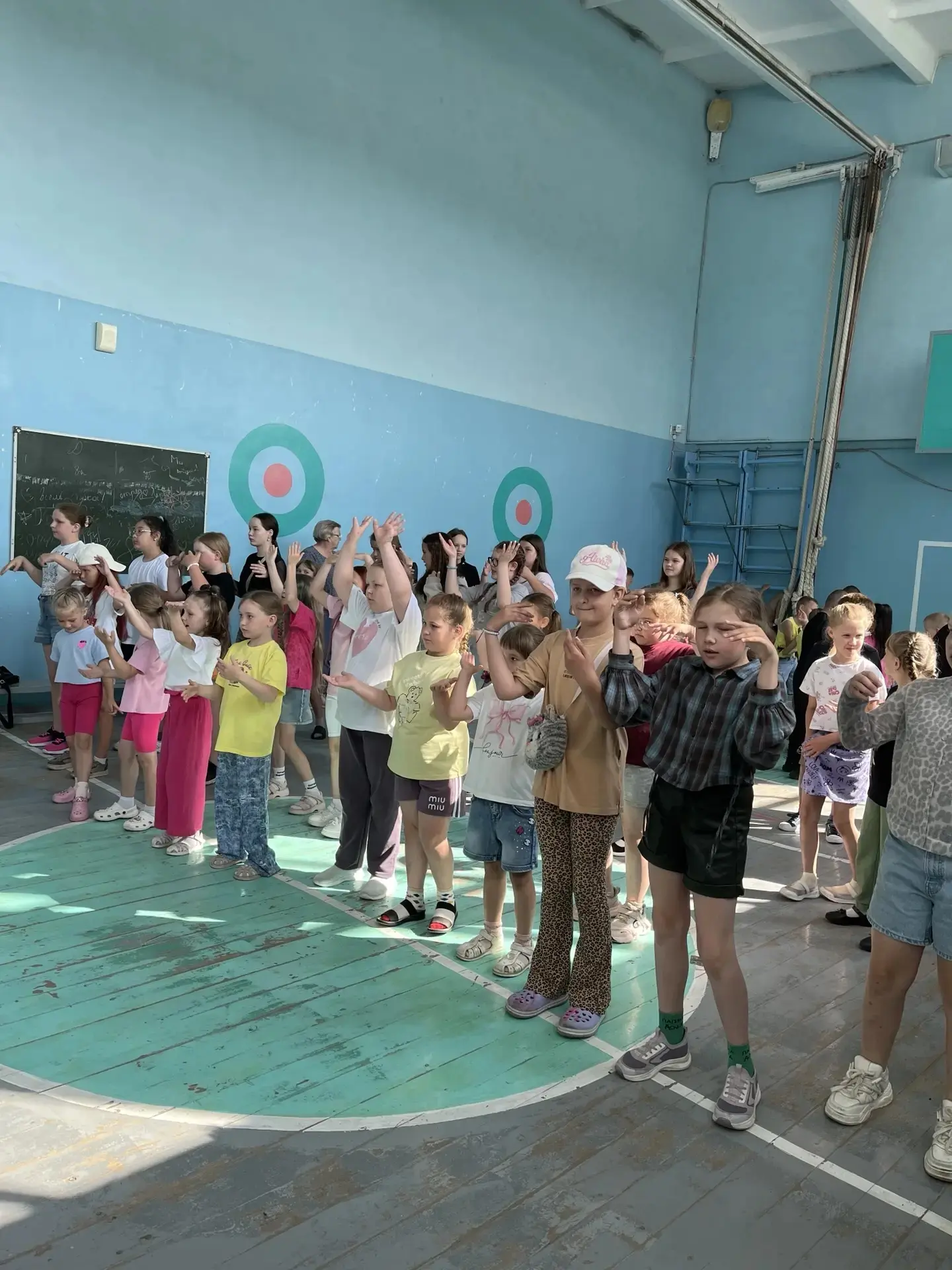 15 июня — День путешествий по России: маршрут «Интеллект»! 🧠🇷🇺

Наш день начался с бодрящих «мину