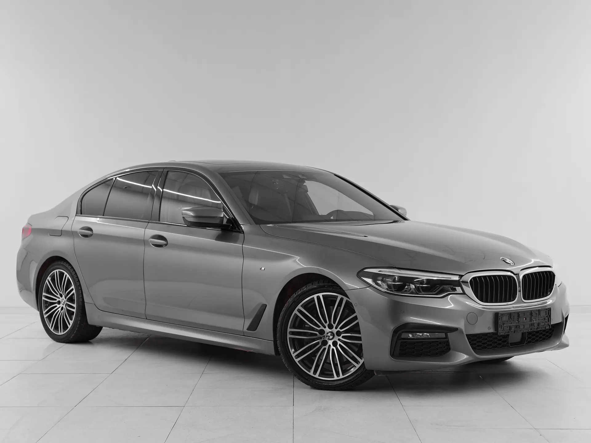 🚗 В НАЛИЧИИ BMW 5 серии 2020 года в комплектации 530i xDrive с пробегом