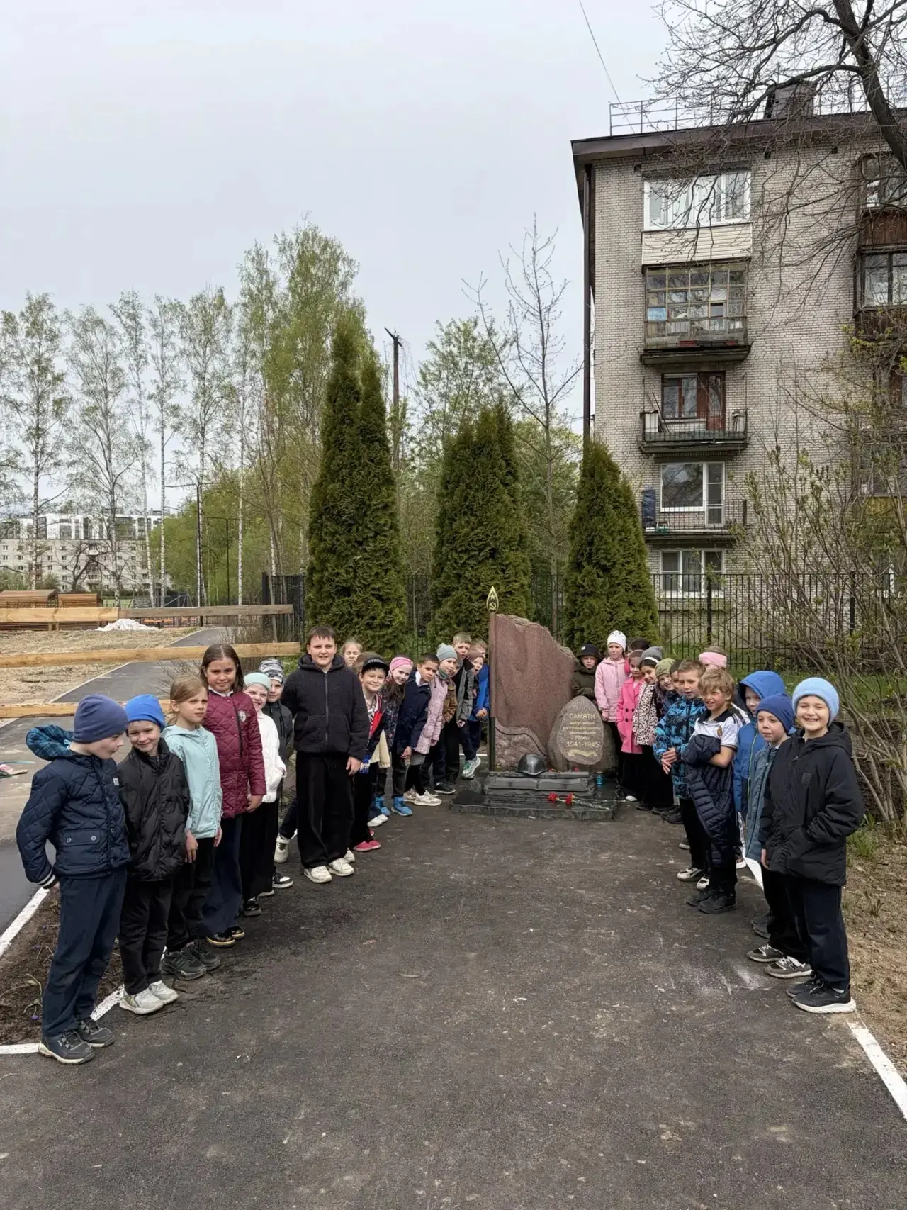 🇷🇺 Память живет в делах: проект 1 «В» класса 🌿  В преддверии великого Дня Победы наши самые юные, но