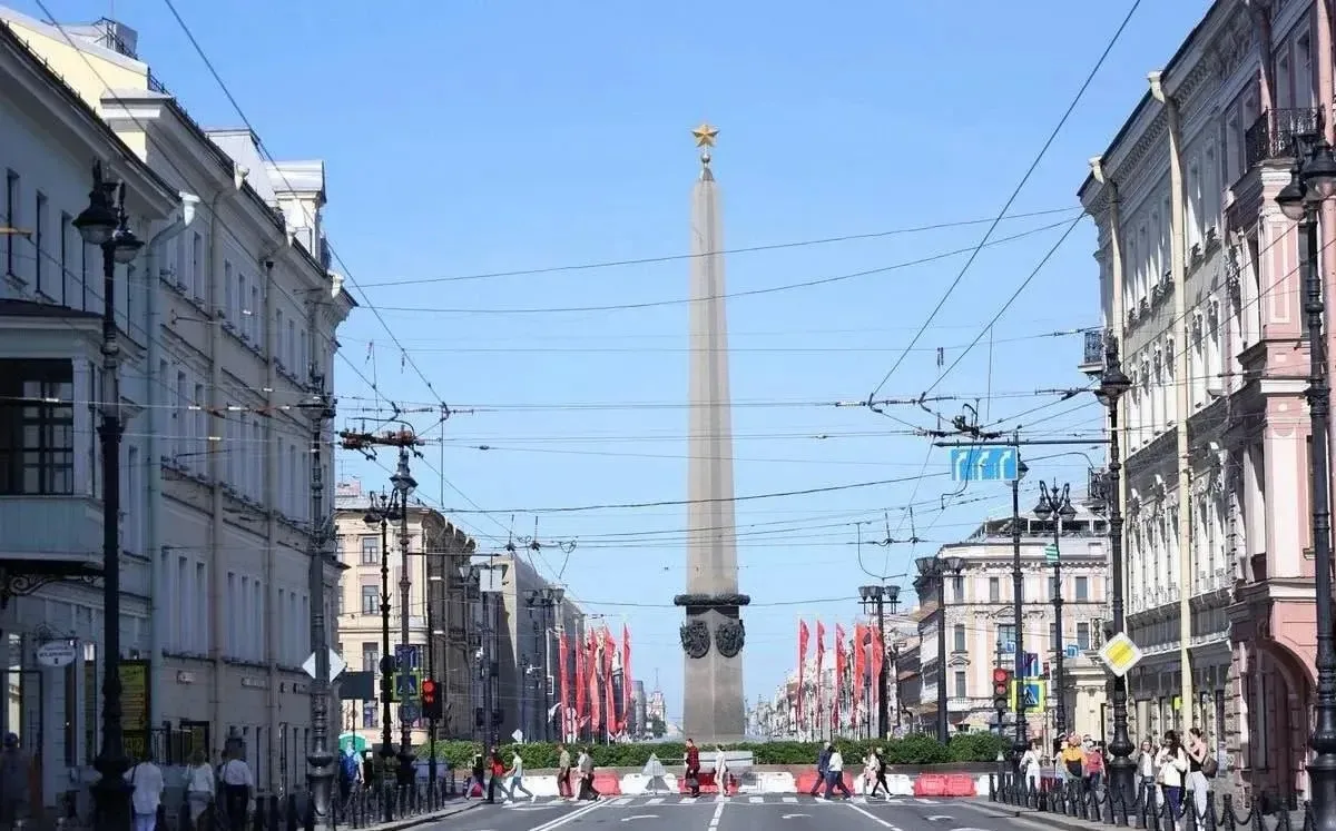 🚧 Масштабные перекрытия начались на Невском проспекте из-за ремонта.