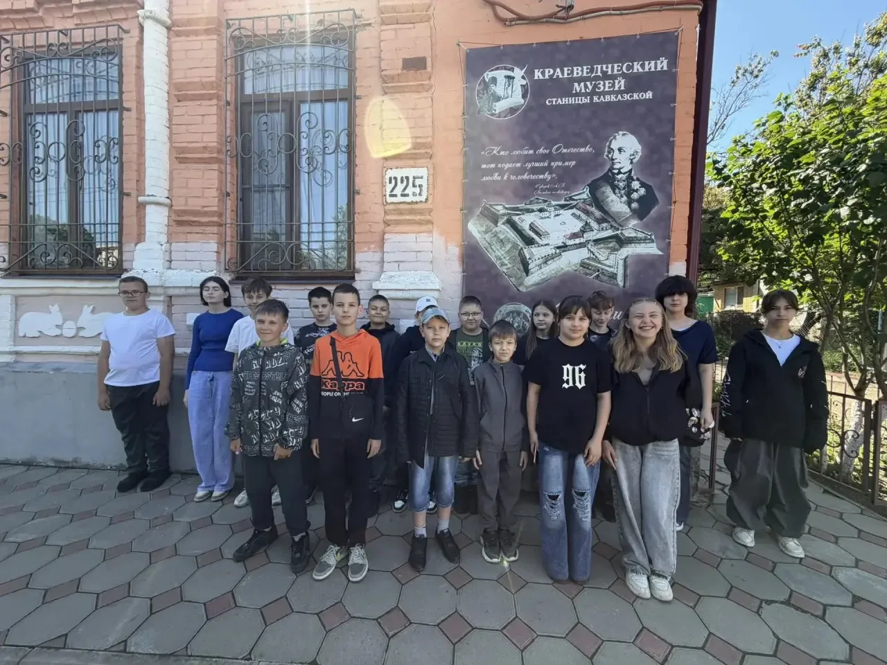 Яркий и насыщенный день прошёл сегодня у ребят на дневной площадке «Летний дворик» при ...