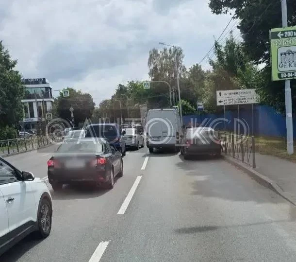 На Невского у Балткрана притерлись.