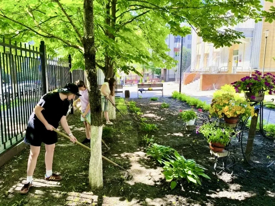 Лето в режиме «Турбо» ☄️☀️

Пока одни проводят каникулы на диване с телефоном, старшеклассники нашей