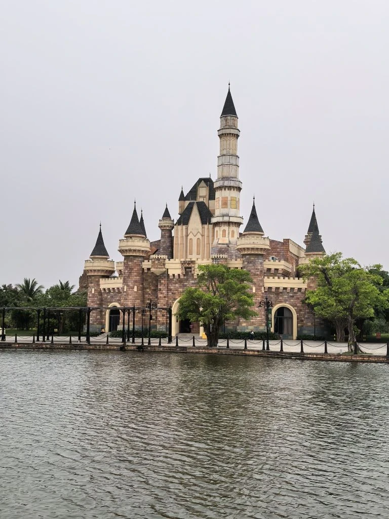 🇻🇳ДАНАНГ! Это курортный мегаполис в центральном Вьетнаме. Здесь вы найдете современну...