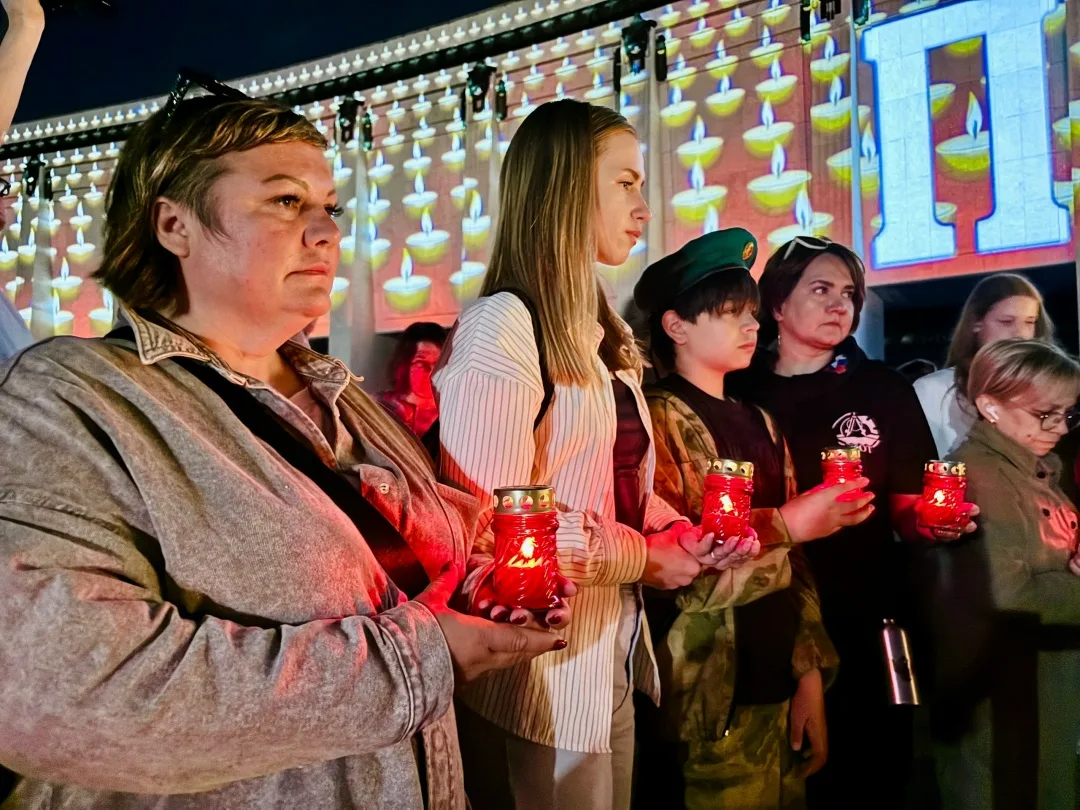 🕯️ Делегация Вяземского округа приняла участие в акции «Свеча памяти» в Москве

Всероссийская мемор