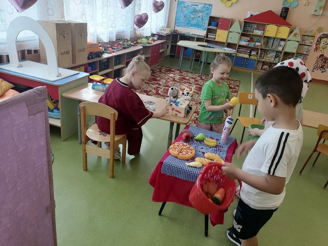 Сегодня в рамках недели финансовой грамотности на старшей группе прошло занятие-игра "С...