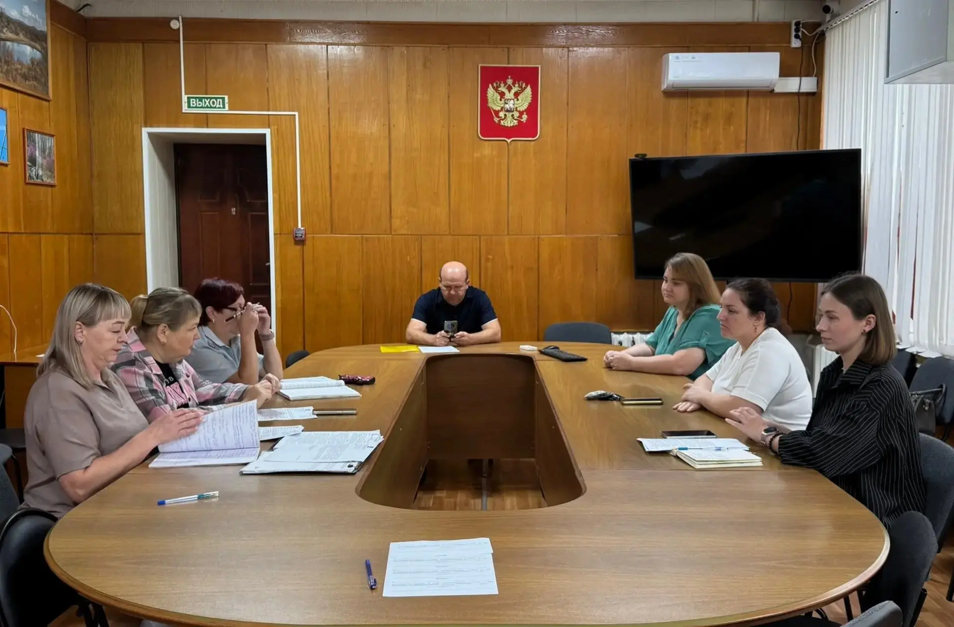 Сегодня состоялось заседание комиссии по делам несовершеннолетних и защите их прав Яков...