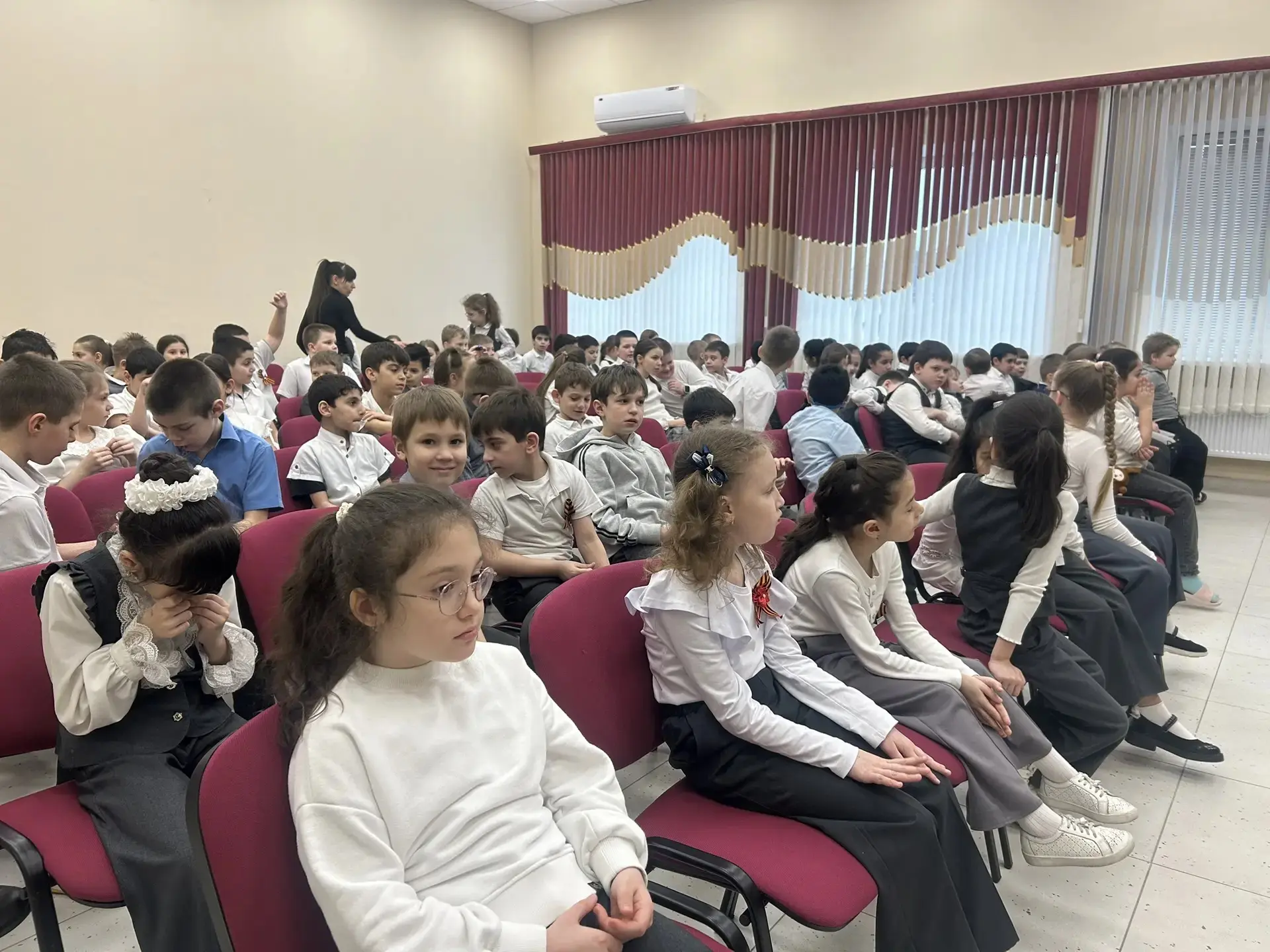 📣 Сегодня в нашей гимназии состоялась увлекательная встреча с представителем полиции — старшим оперу