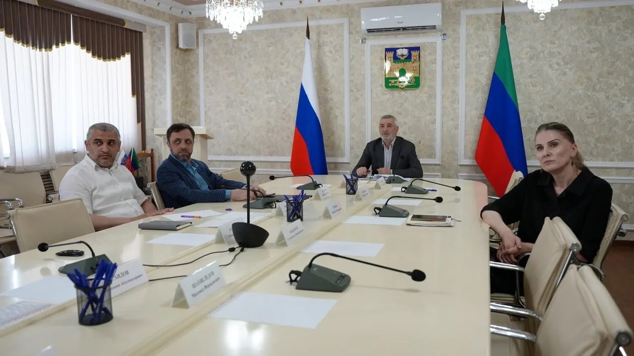 Администрация Хасавюрта приняла участие в совещании по лицензированию медицинских пунктов в школах  