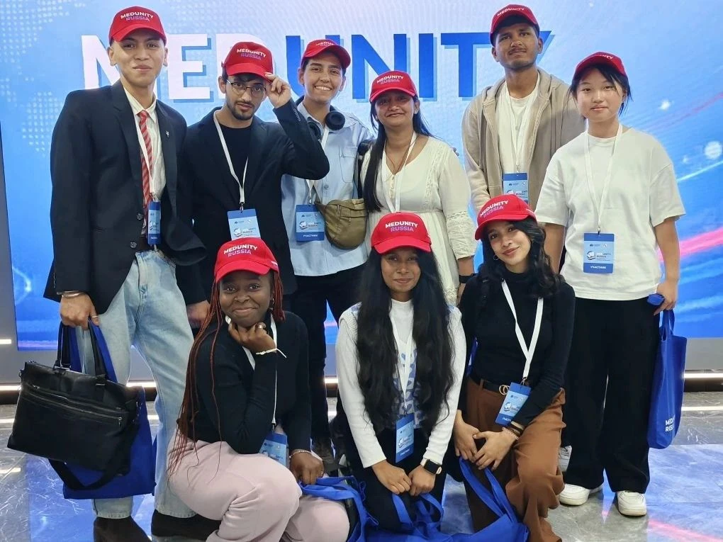 Иностранные студенты ТвГМУ успешно выступили на всероссийском форуме «MEDUNITY RUSSIA» 🌍