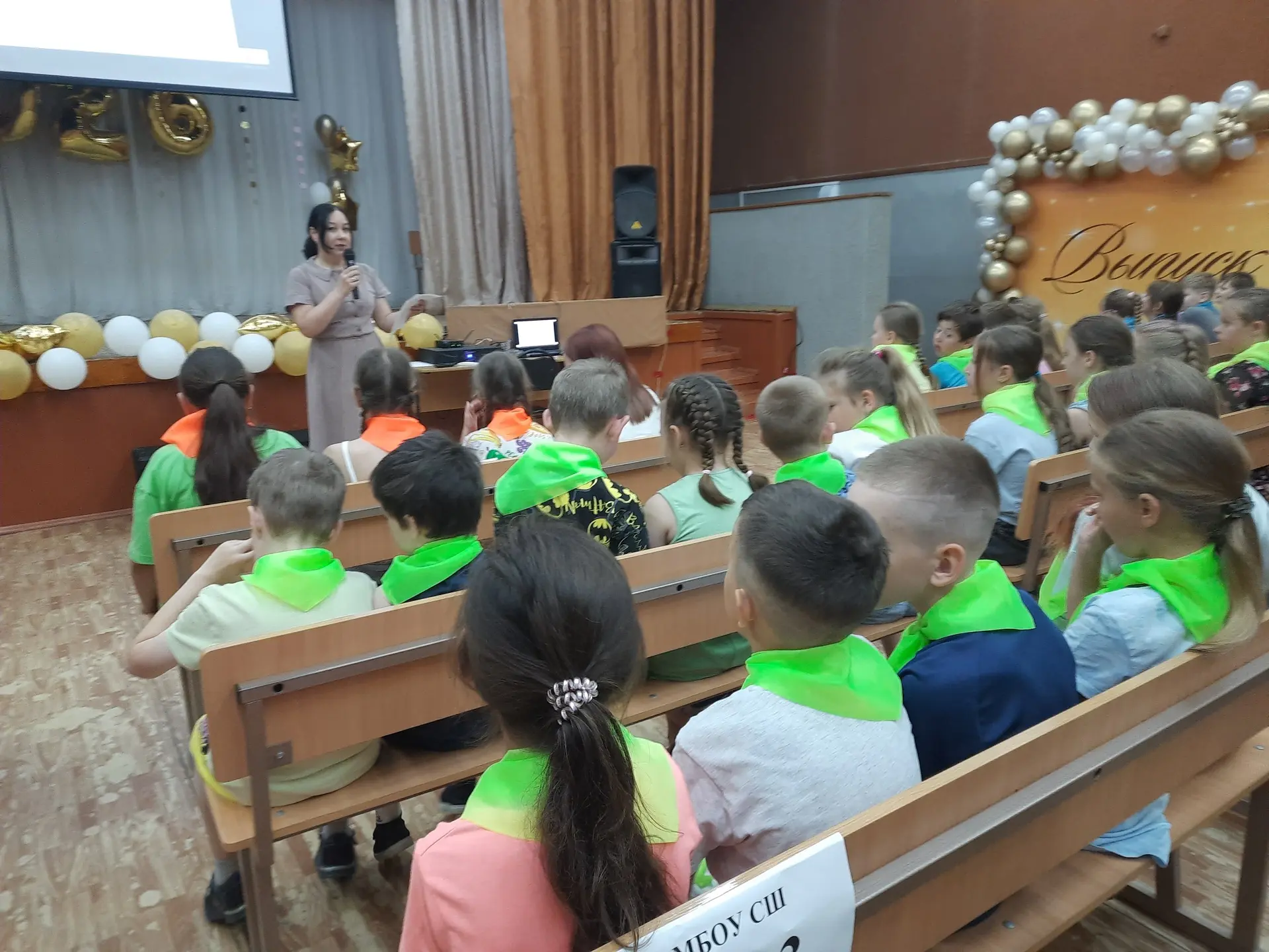 🎉 Важная встреча в нашей школе! 🎉
В пришкольном лагере «Радуга» прошла встреча с психологом Анной 