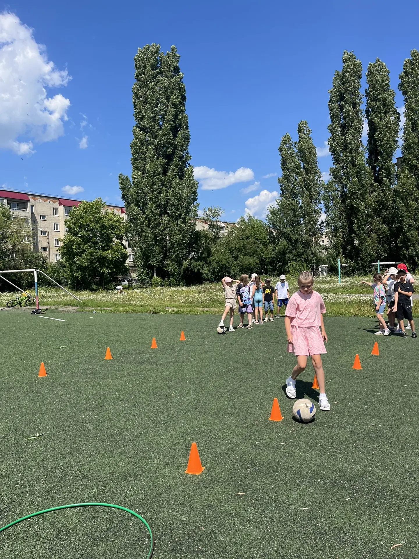 Спортивно- игровая программа «Дружбол»
 
Команде нашей пожелаем
Быть всегда застрельщиком!
Забивать 