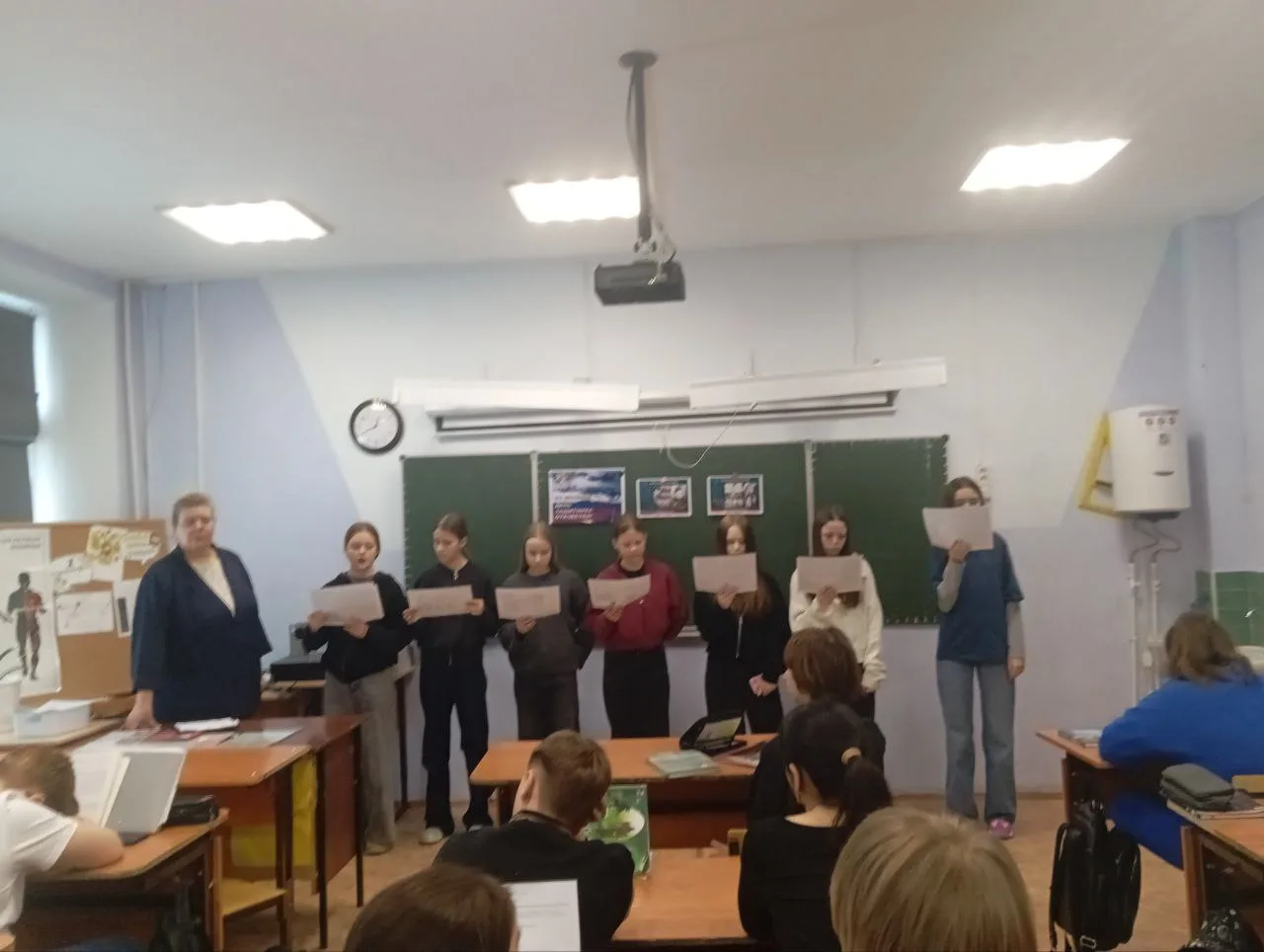 Хранители истории нашей школы ко Дню защитника Отечества подготовили для учащихся нашей школы темати