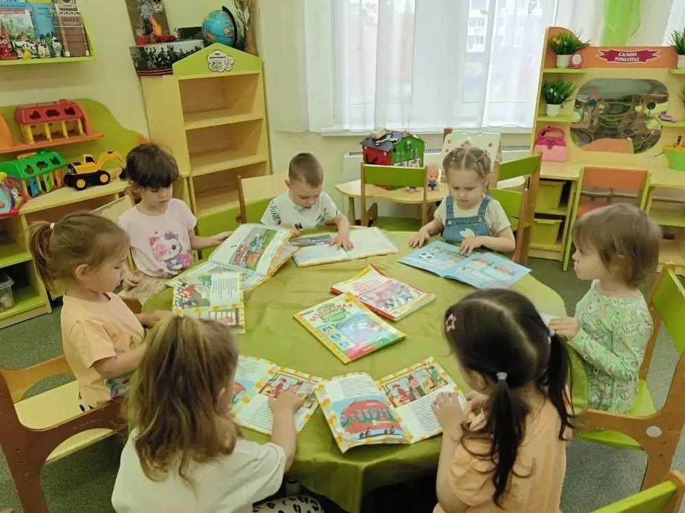 В дошкольном отделении «Умка» прошел увлекательный день под названием «Безопасная дорога»! Ребята уз