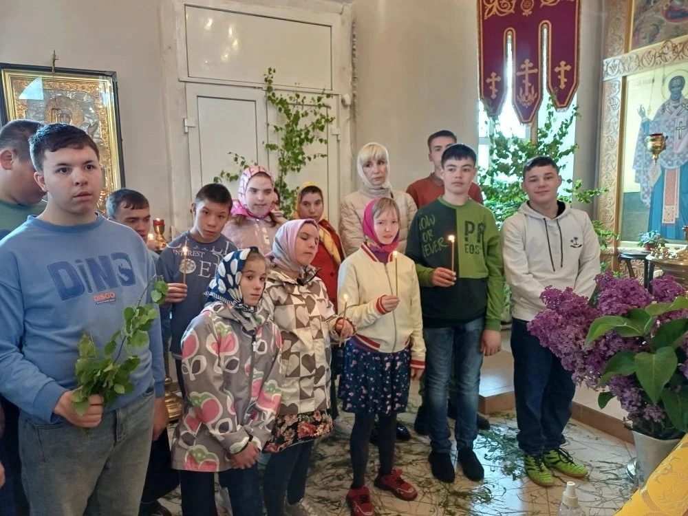 В ПРАЗДНИК ТРОИЦЫ