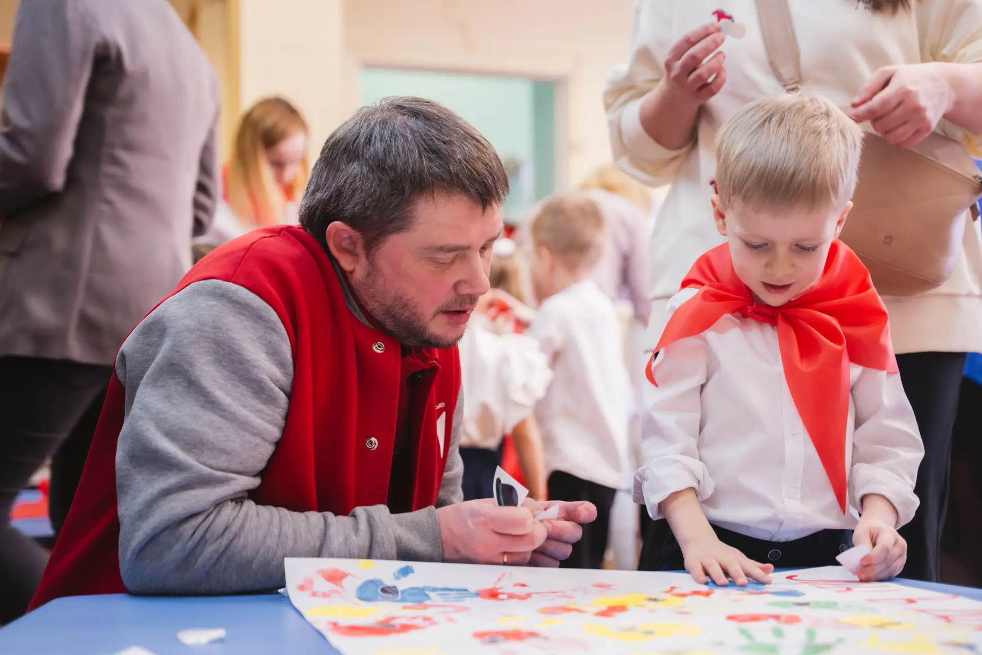 В названии — улыбка, а в сердцах — Первые!