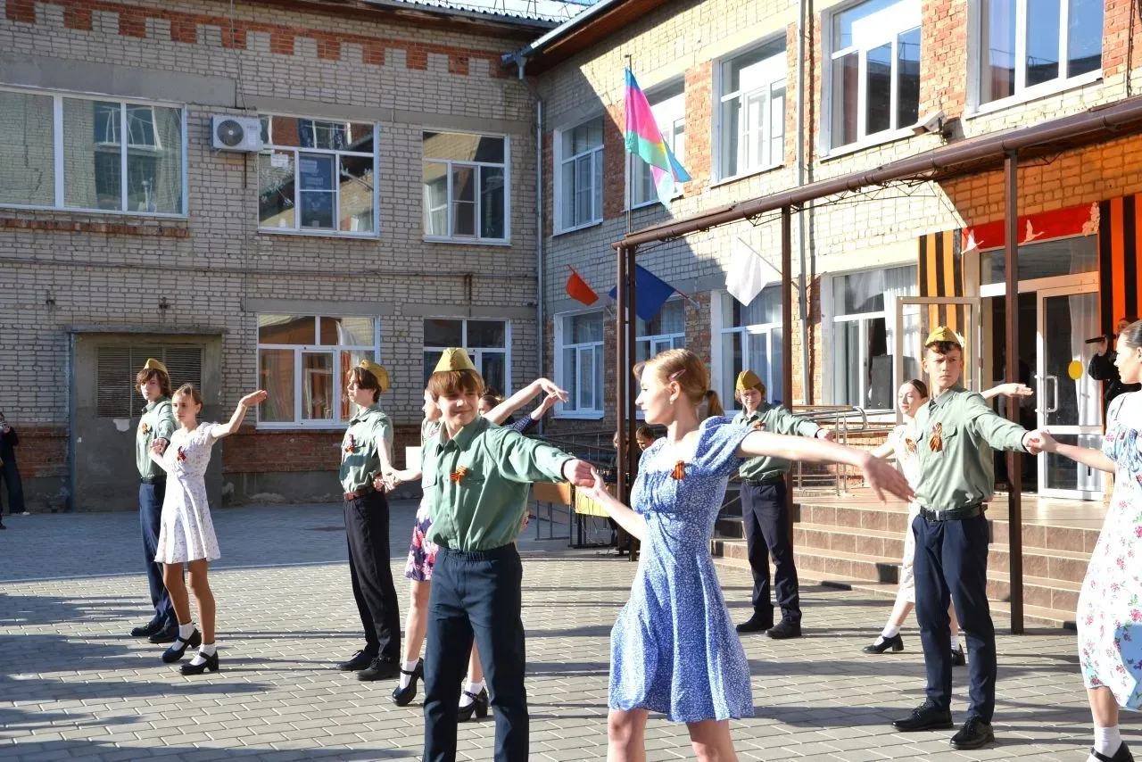 💫Праздничный концерт "Мы помним"🕊  📋В преддверии 9 Мая в нашей в гимназии № 14 состоялся праздничный