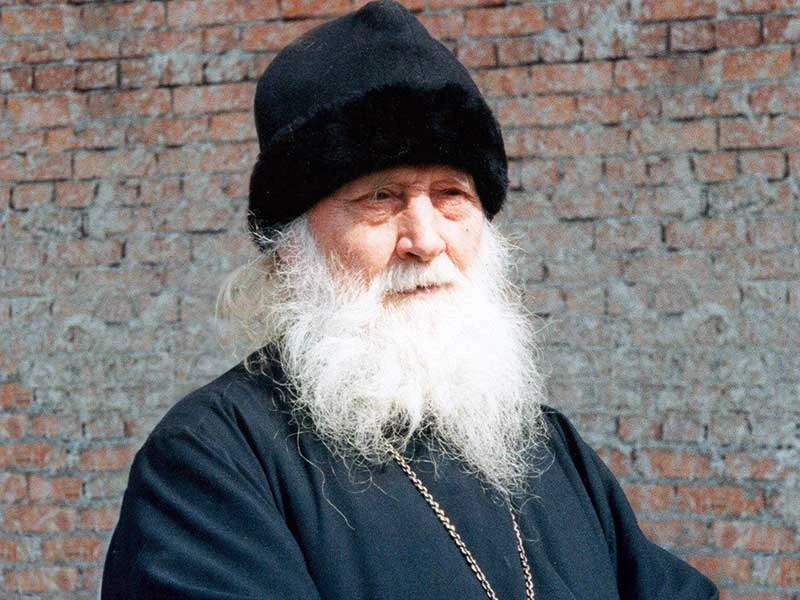 🙏  Самоосуждение - вот первое и главное, с чем надо приходить на исповедь. Если мы не побоимся загля