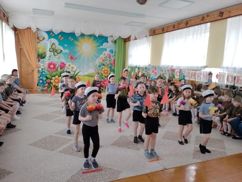 В группе «Непоседы» прошла тематическая неделя, посвященная Великой Победе. Ребята прин...