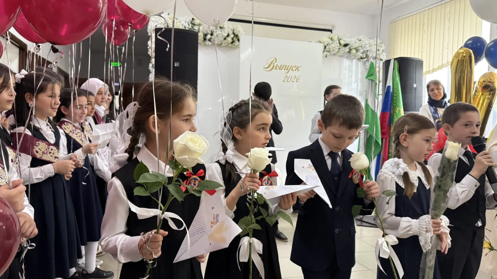 Сегодня в нашей школе на выпускном прошла Всероссийская акция «Самолётик в Будущее» от «Навигаторов 