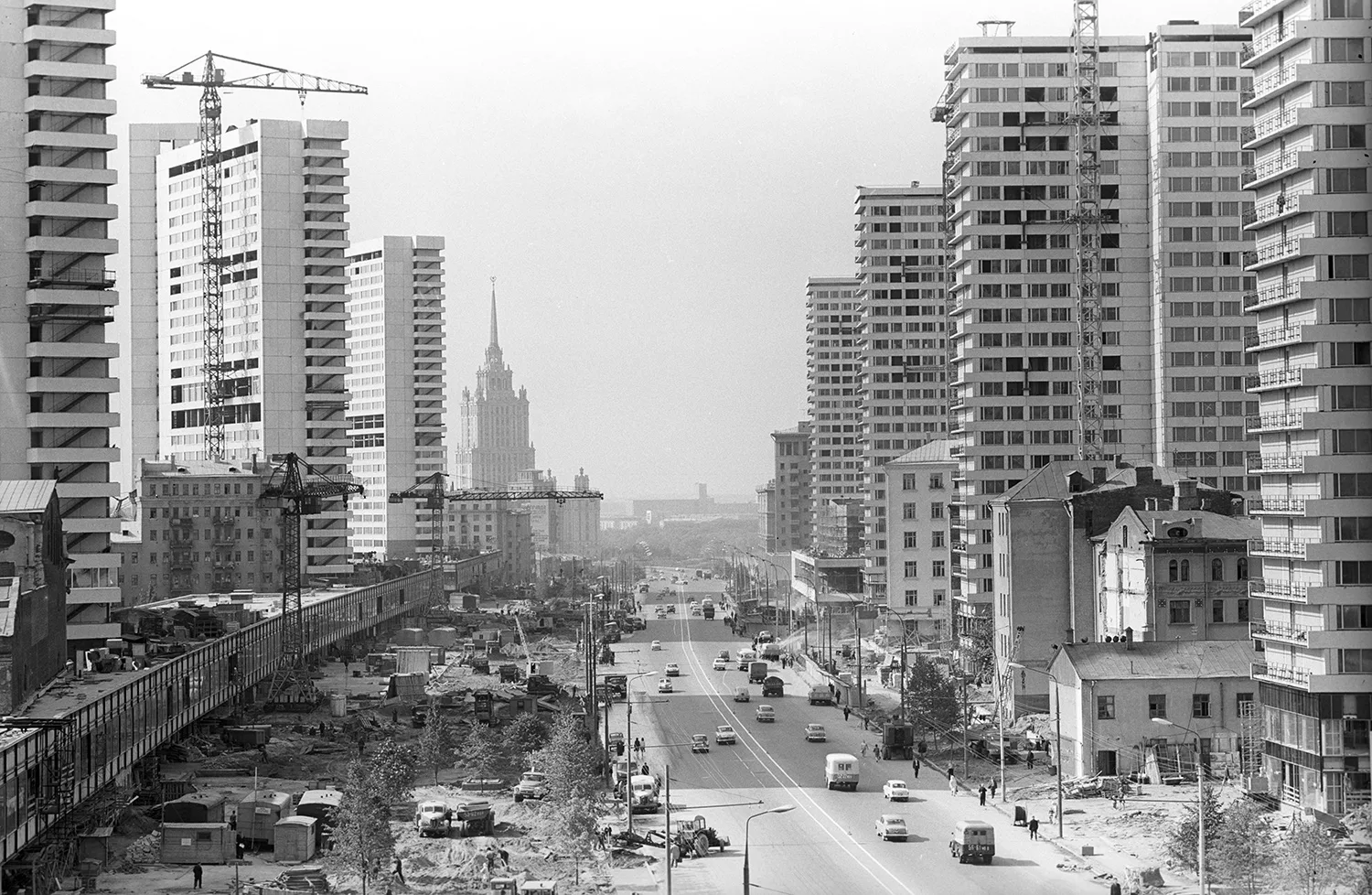 Проспект Калинина (ныне улица Новый Арбат). 1967 год