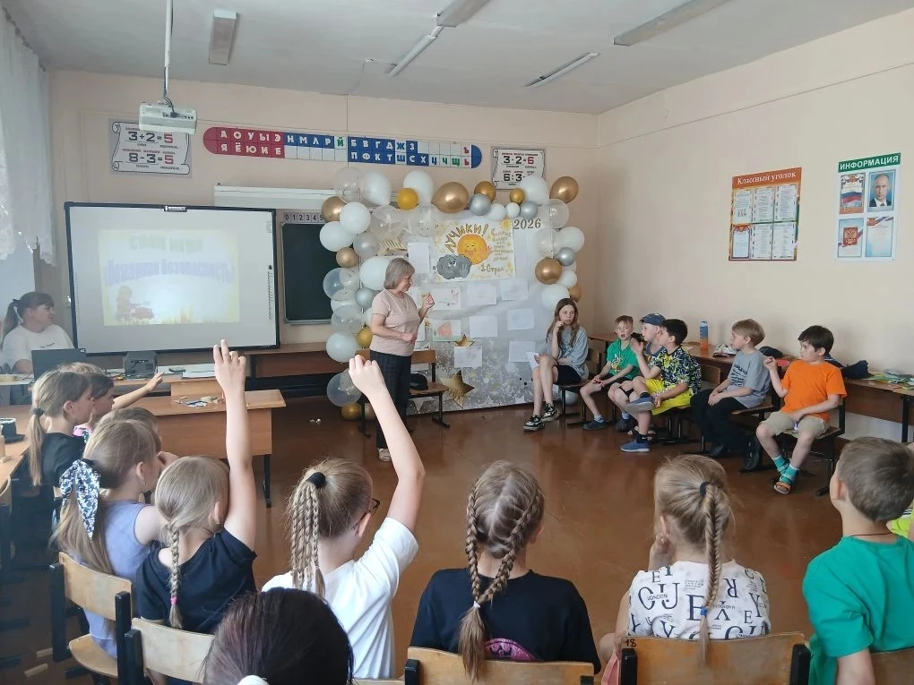 День шляп в пришкольном лагере!